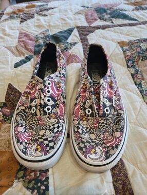 Alice In Wonderland Collectible Vanz